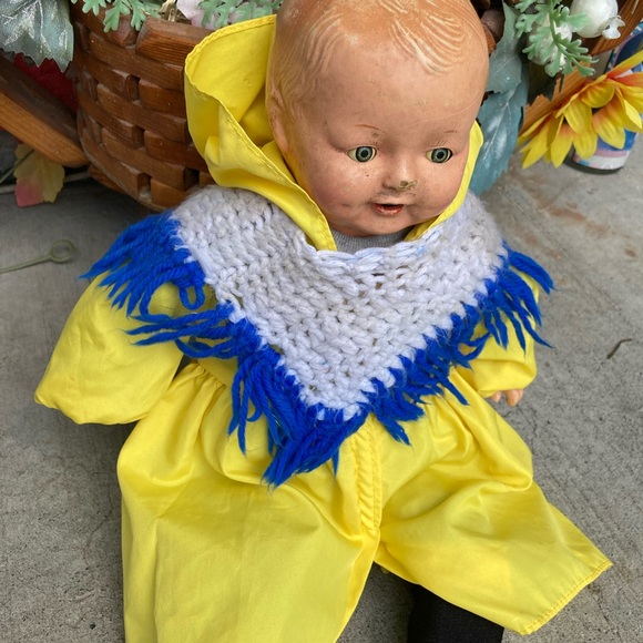 Creepy Vintage Doll - Picture 4 of 8